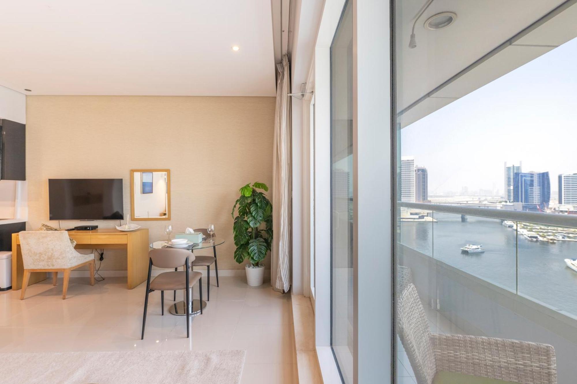 Damac Canal Views Residences Dubaï Extérieur photo